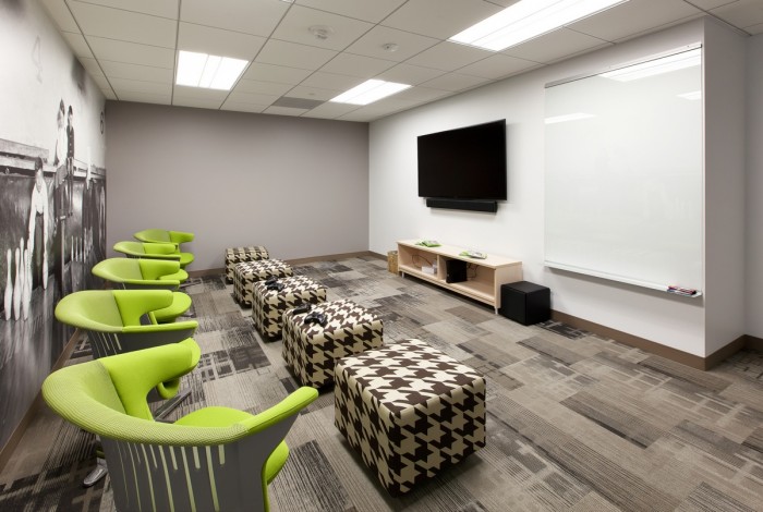 工業(yè)風辦公室設計,loft工業(yè)風設計,廣州裝飾公司,海博裝飾.jpg 工業(yè)風辦公室設計,loft工業(yè)風設計,廣州裝飾公司,海博裝飾.jpg